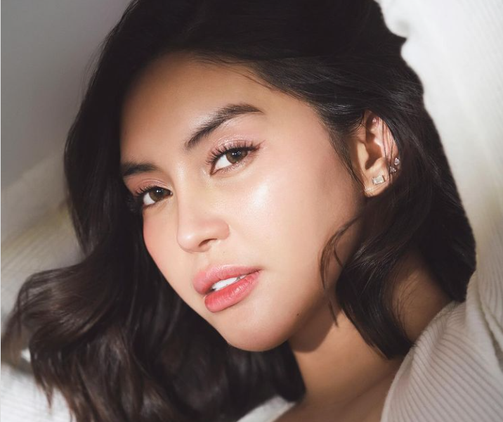 Glenda Dela Cruz Biography